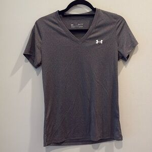 Under Armour - women’s vneck short sleeve dri fit t-shirt. Size small. Heatgear